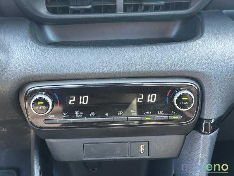Toyota Yaris 1.5h Lounge