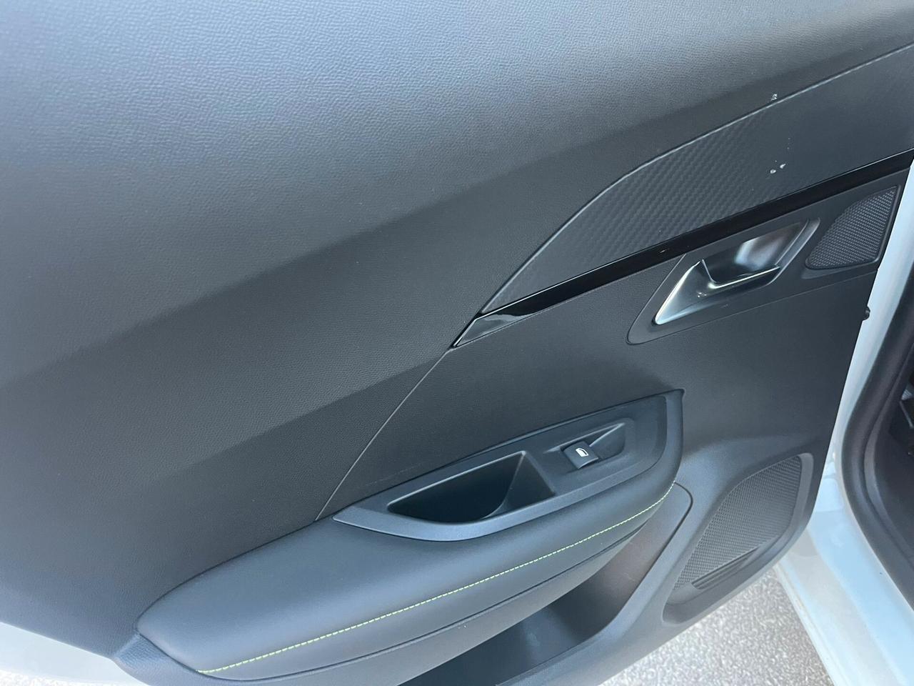 Peugeot 2008 BlueHDi 130 S&S EAT8 GT