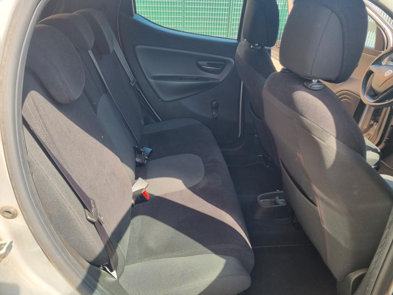 Lancia Ypsilon 1.2 69 CV 5 porte S&S Platinum unica proprietaria