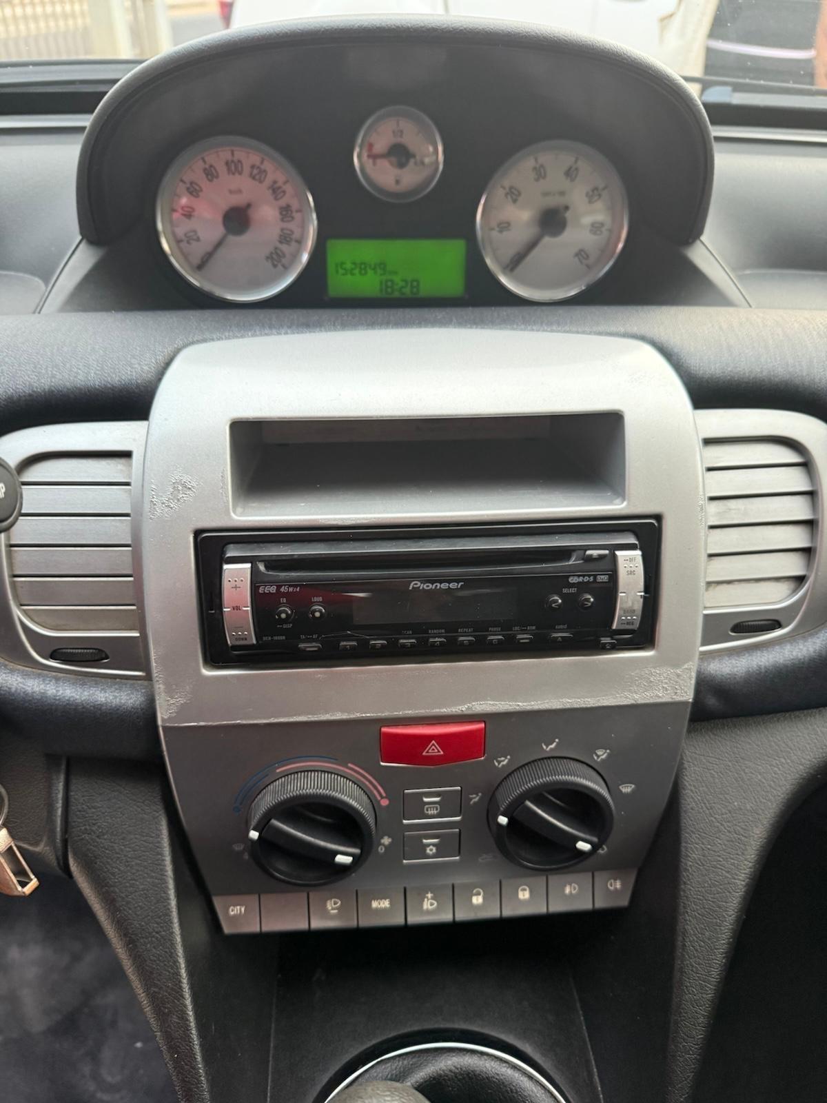 Lancia Ypsilon 1.3 MJT 75 CV