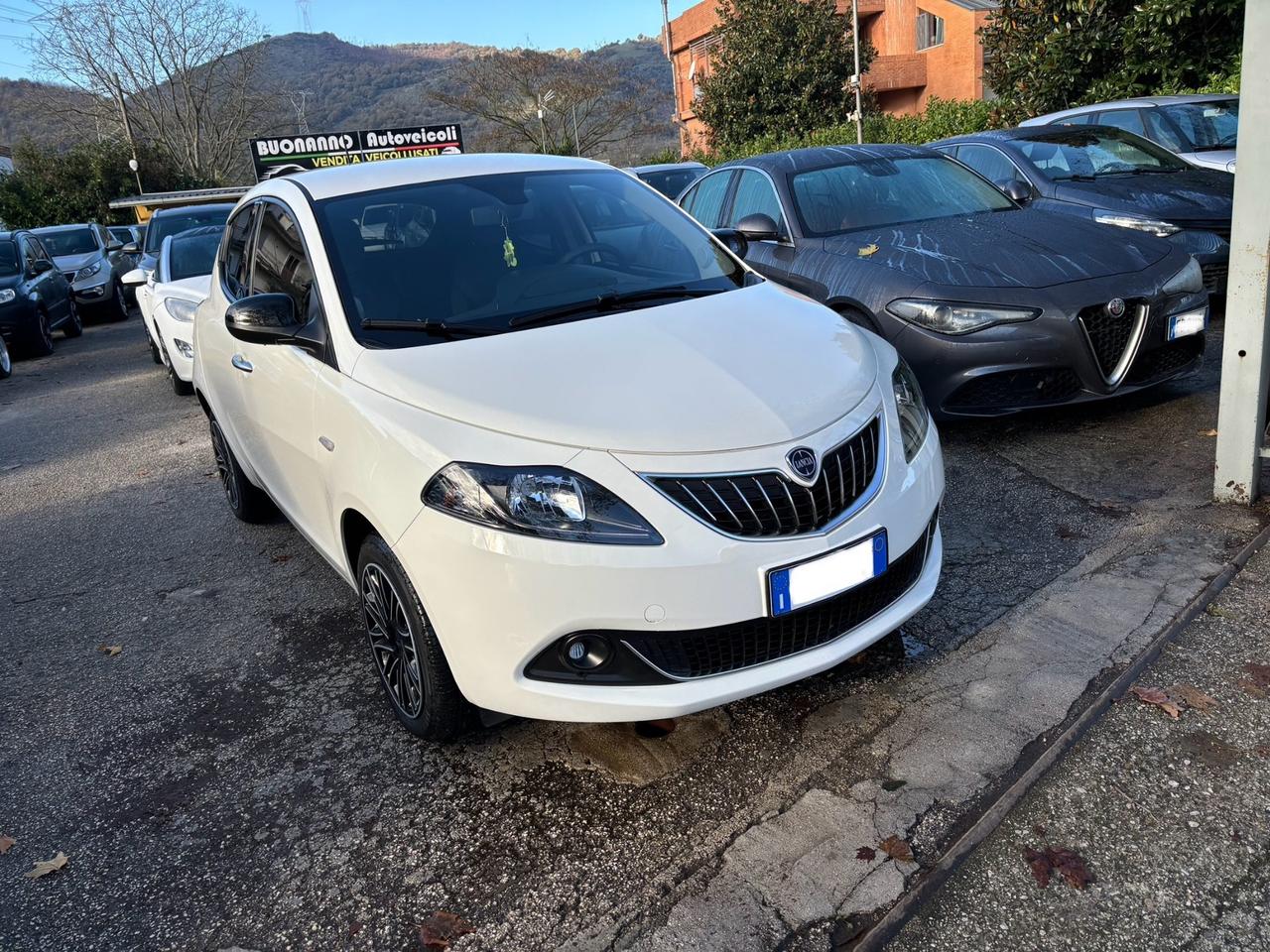 Lancia Ypsilon 1.0 FireFly 5 porte S&S Hybrid Ecochic Gold