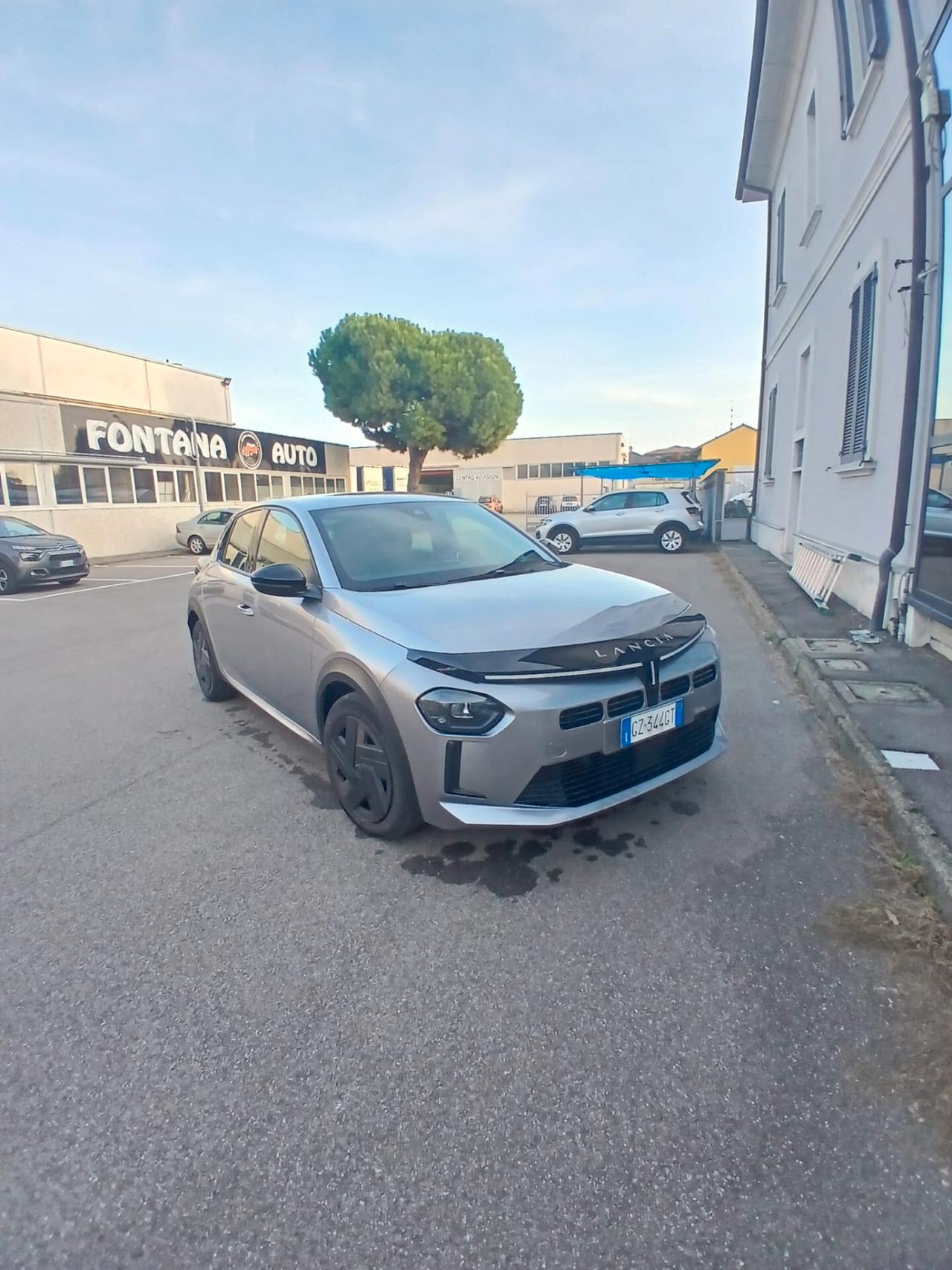 Lancia Ypsilon Hybrid e-DCT