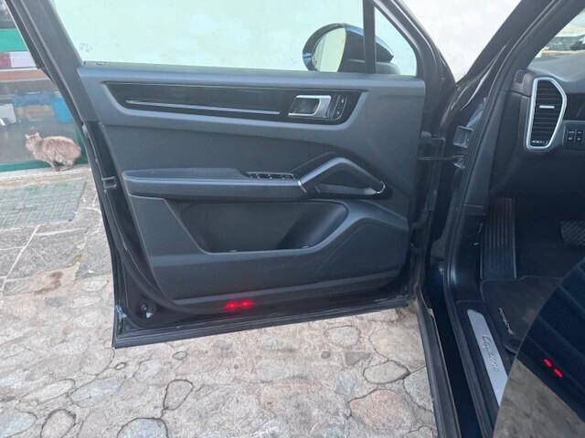 Porsche Cayenne 3.0 V6 340cv