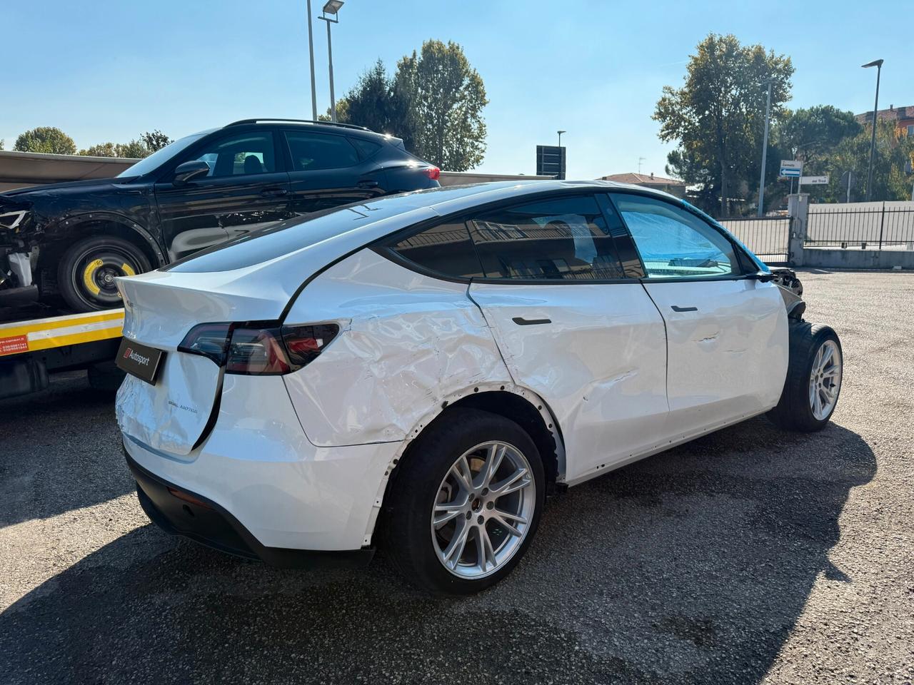 Tesla Model Y Long Range Dual motor ! incidentata