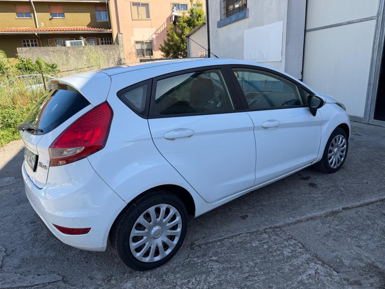 Ford Fiesta 1.4 TDCi 5p. Titanium distrib nuova frizione nuova
