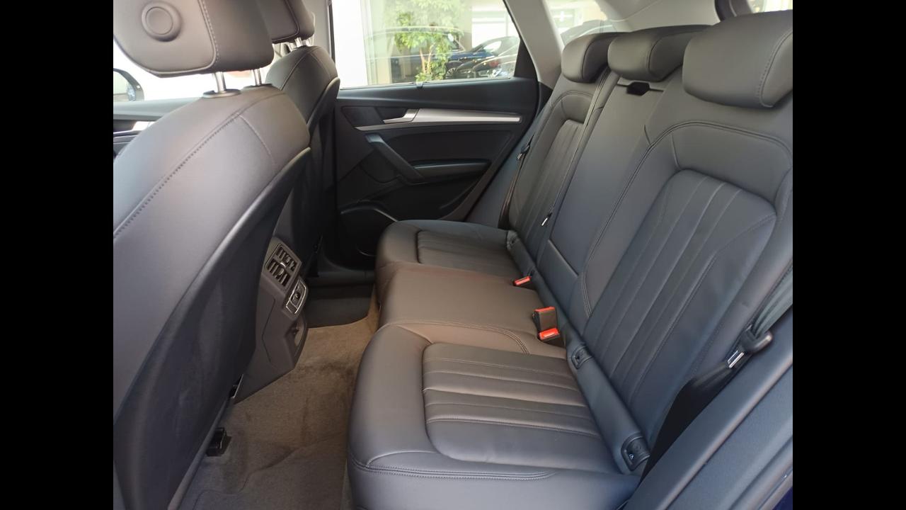 Audi Audi Q5 Business Advanced 40 TDI quattro 150(204) kW(CV) S tronic