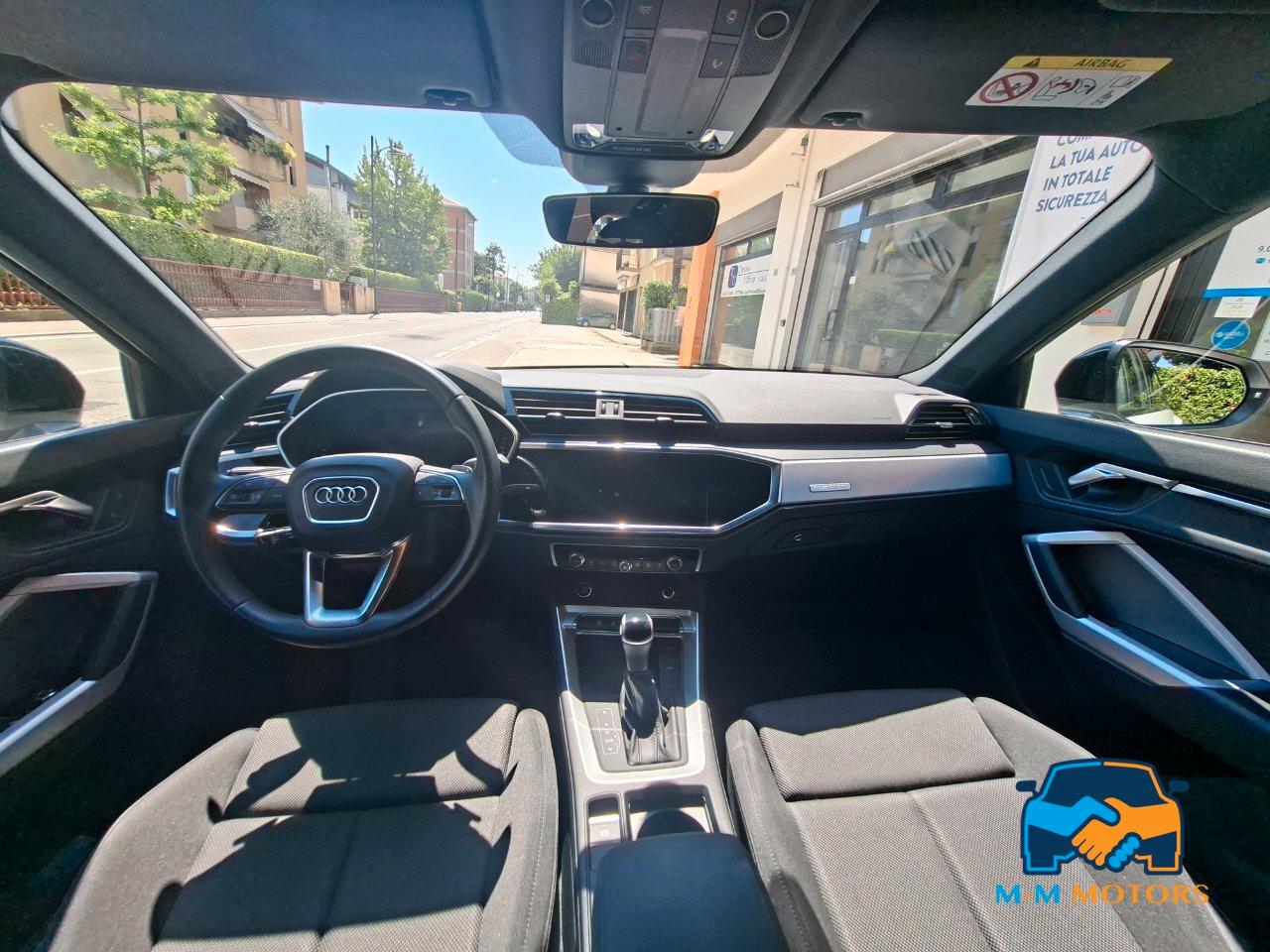 Audi Q3 40 2.0 tfsi Identity Black quattro s-line