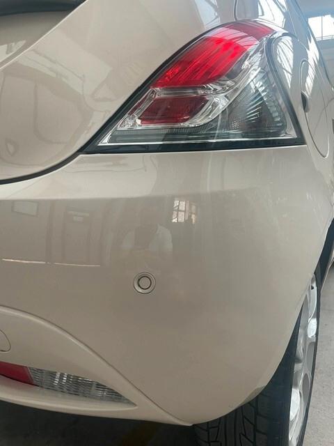 Lancia Ypsilon 1.2 69 CV 5 porte S&S Platinum Edition E6 Km 74.000