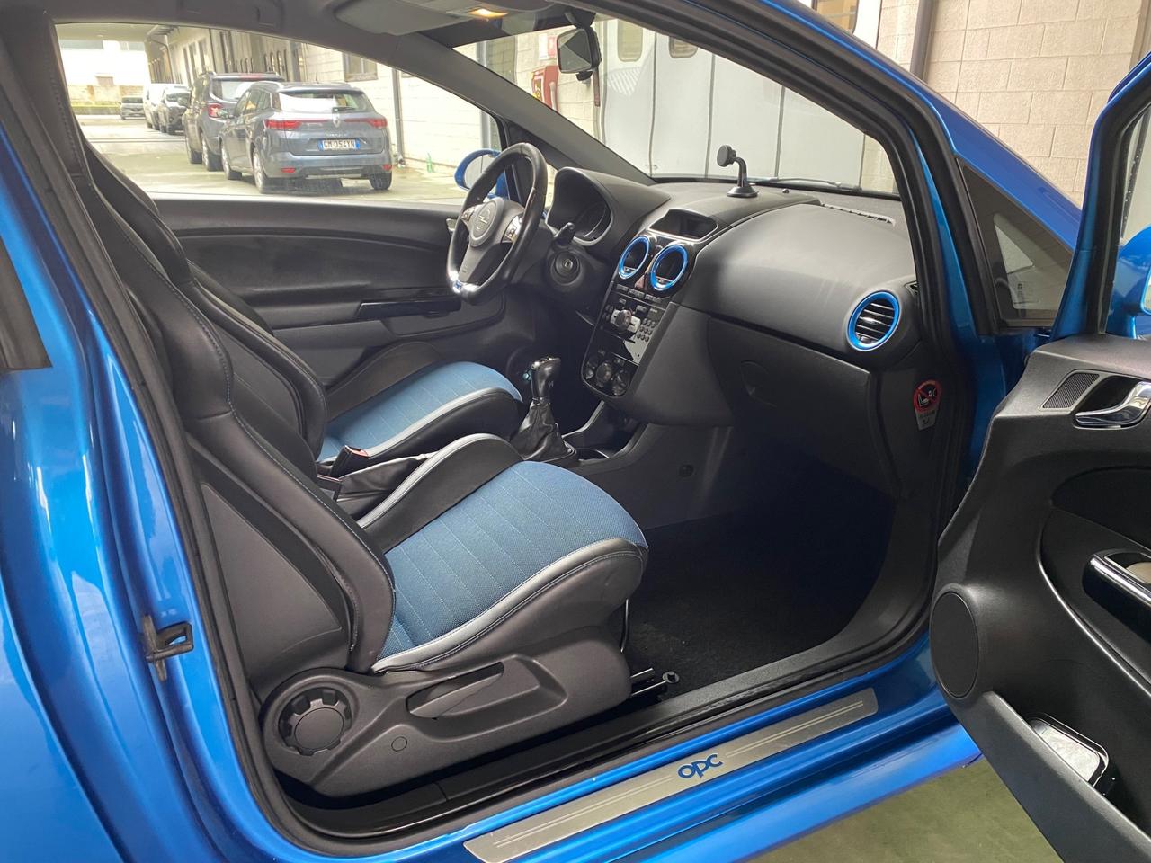 Opel Corsa 1.6 T 192CV 3 porte OPC