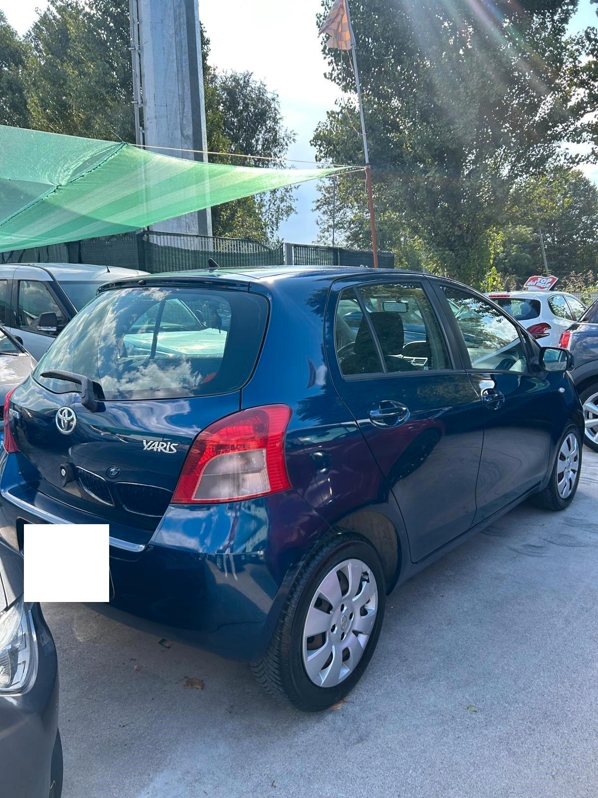 Toyota Yaris 1.0 5 porte Sol