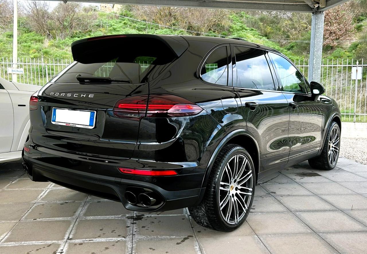 Porsche Cayenne 3.0 Diesel Platinum Edition ( km 70.000 )