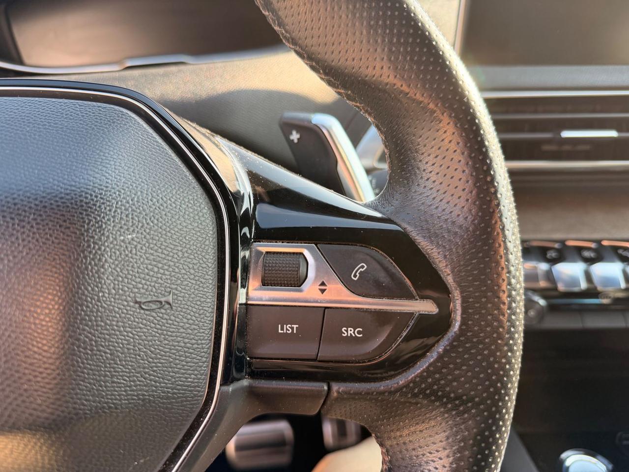 Peugeot 3008 GT 2.0 Blue HDI 180 GT B-COLOR #8587