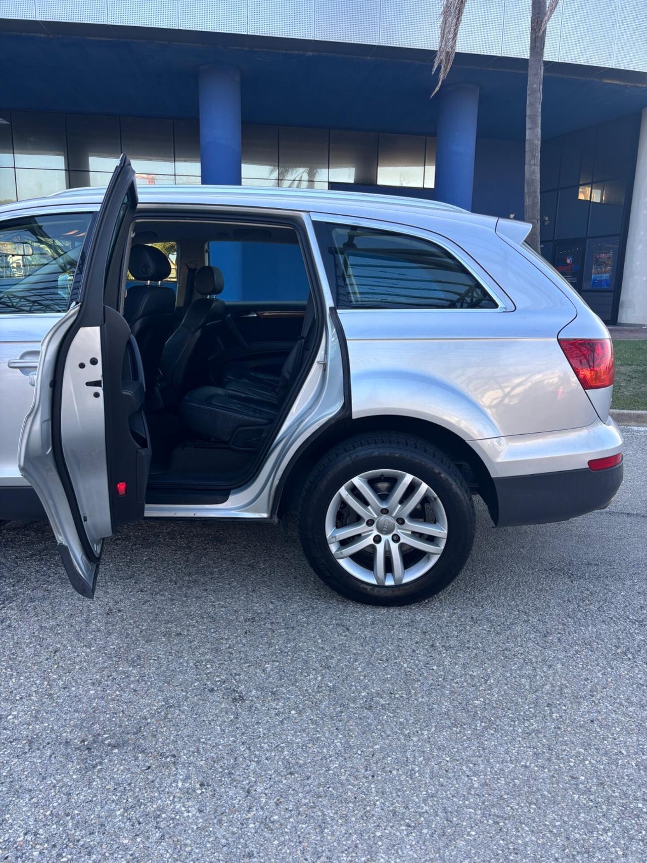 Audi Q7 3.0 V6 QUATTRO TIPTRONIC
