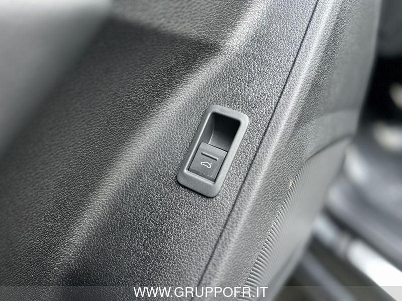 Audi Q3 35 TDI S tronic Identity Black