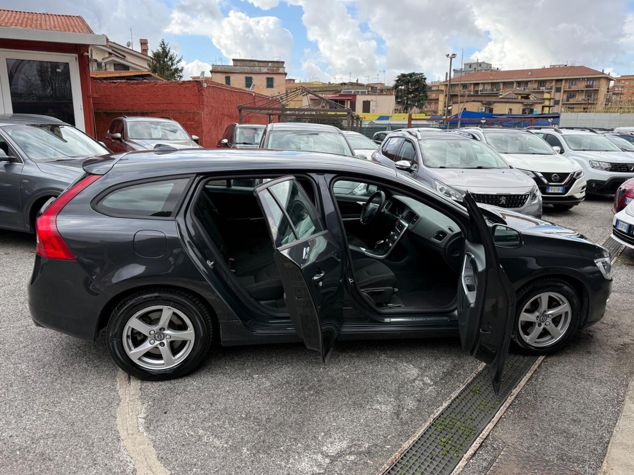 V60 D4 181 cv-Geartronic -Momentum-E6-unipro-