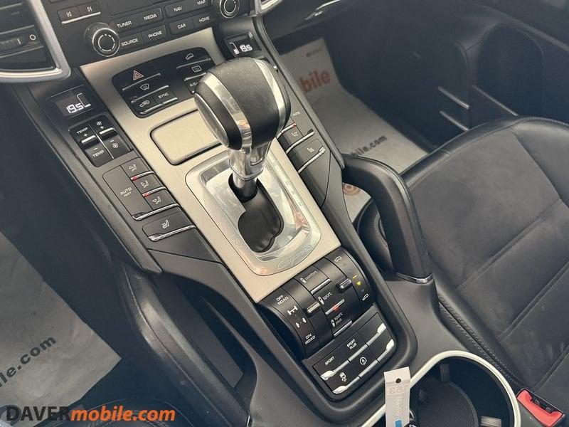 Porsche Cayenne 3.0 Diesel Pure green Platinum Edition
