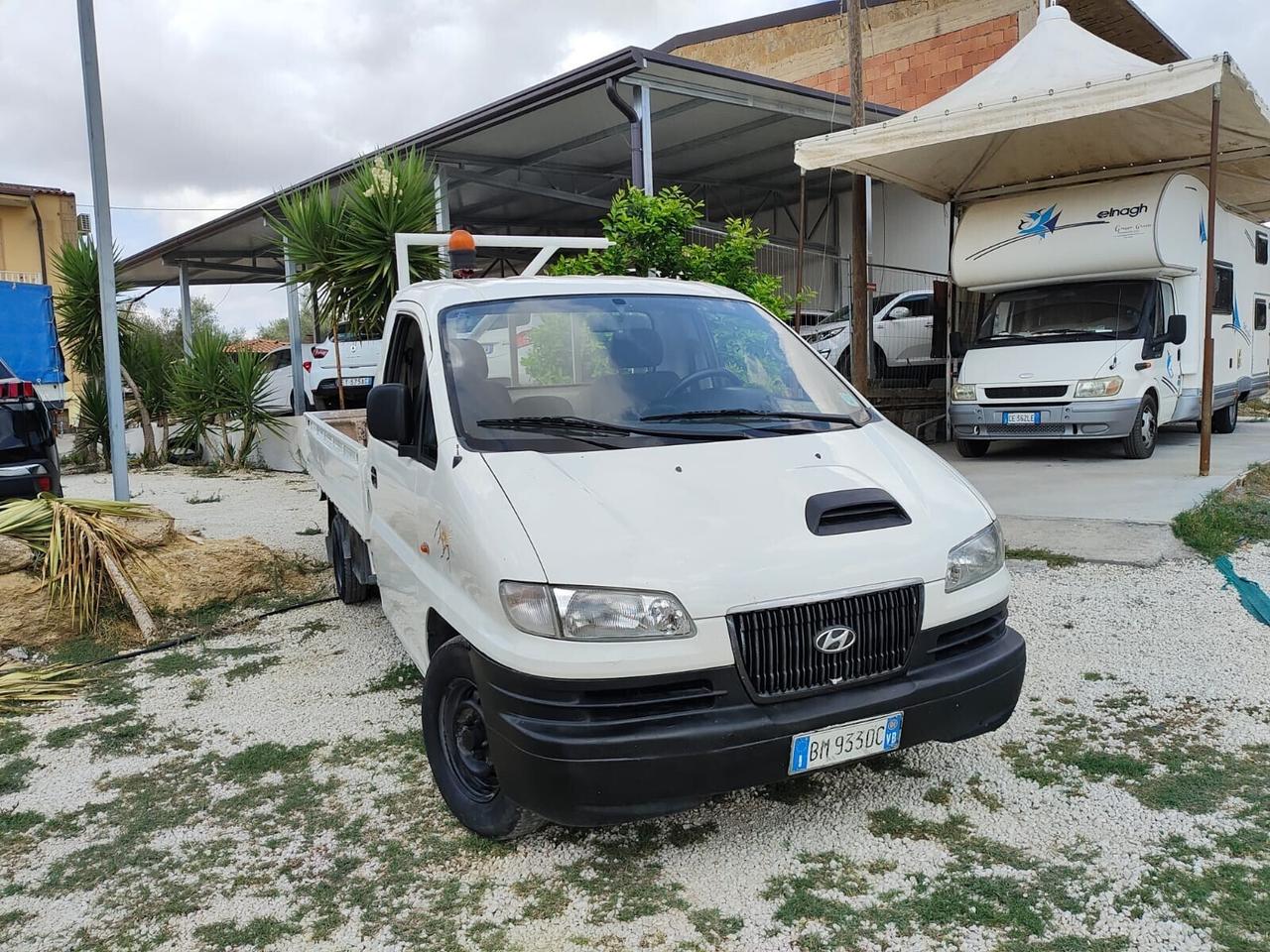 Hyundai H-1 2.5 TDI Autocarro cassonato