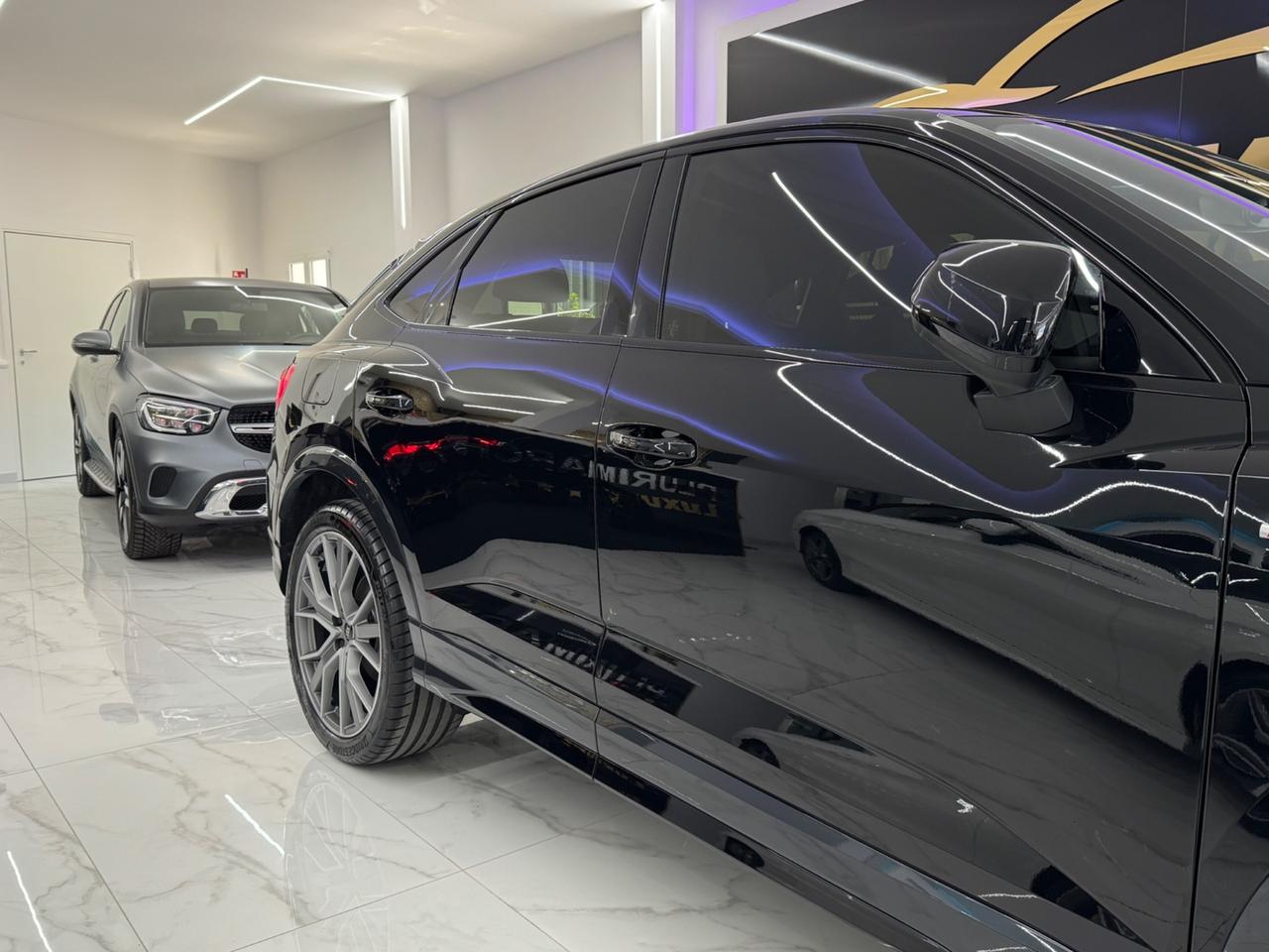 Audi Q3 2.0 TDI S-Tronic S-Line Identity Black