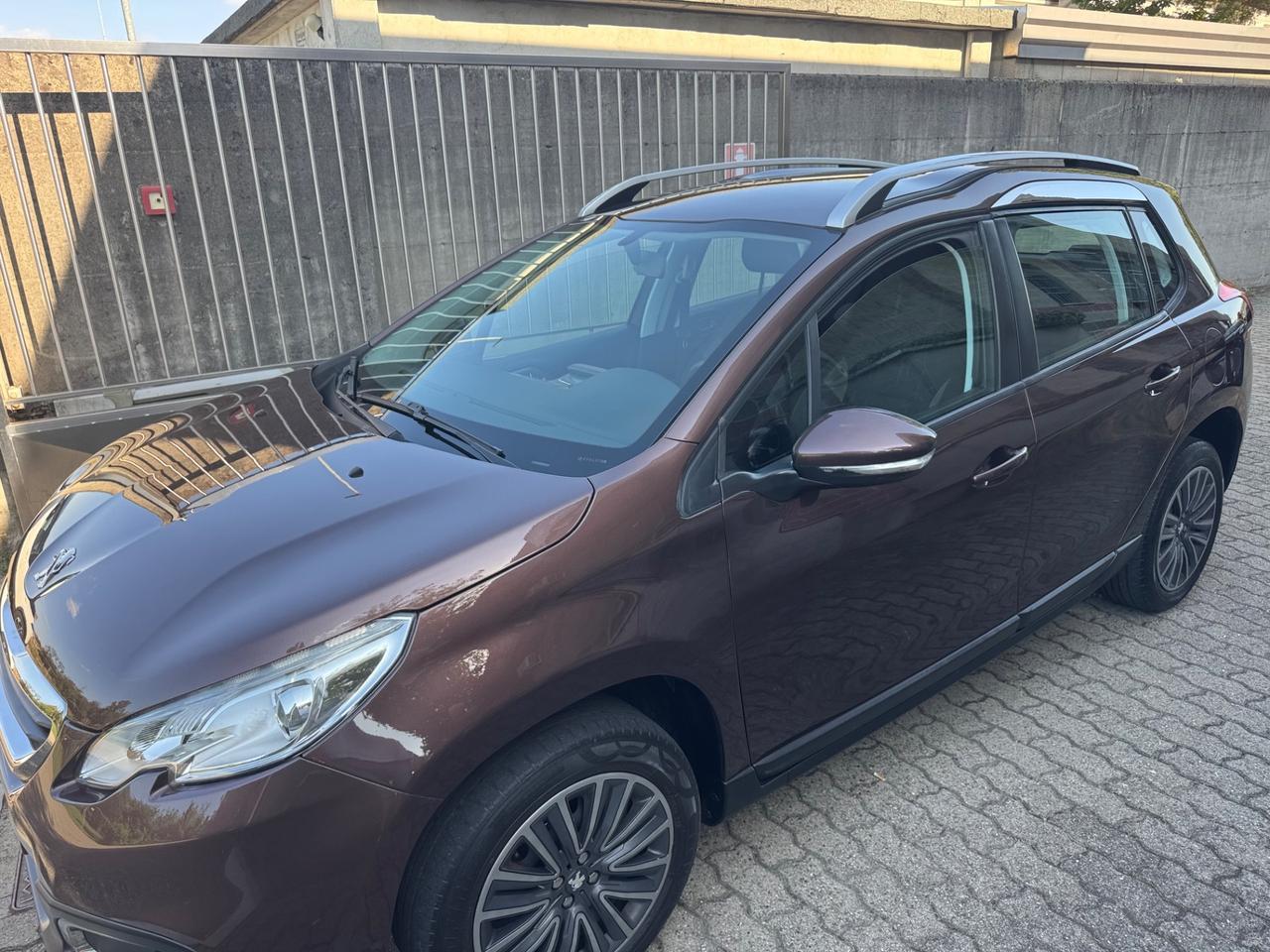 Peugeot 2008 1.6 e-HDi 92 CV neopatentati