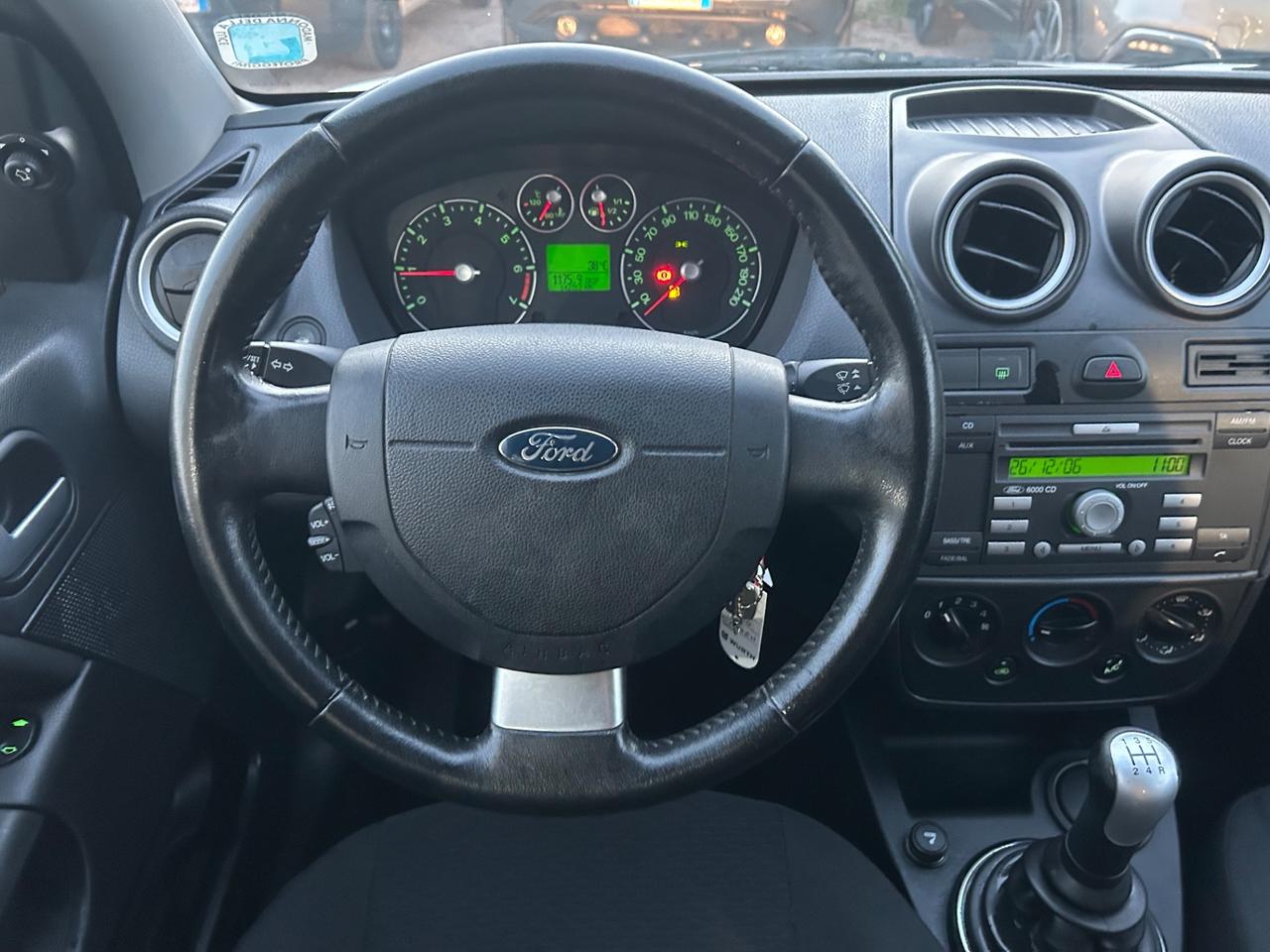 Ford Fiesta 1.2 5p. Ghia 140000km Gancio Traino