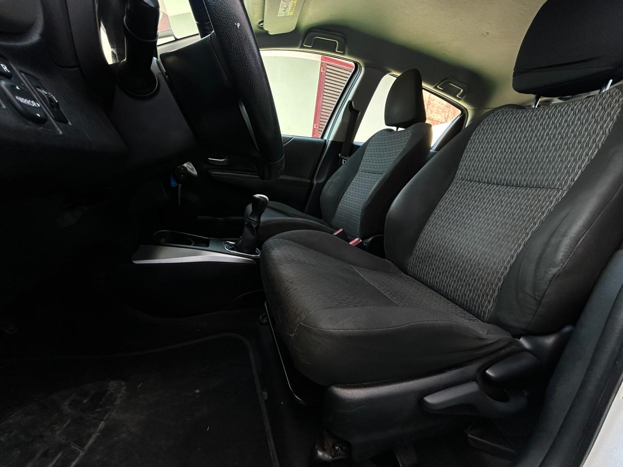 Toyota Yaris 1.0 2015 5 porte FULL OPTIONAL LEGGI