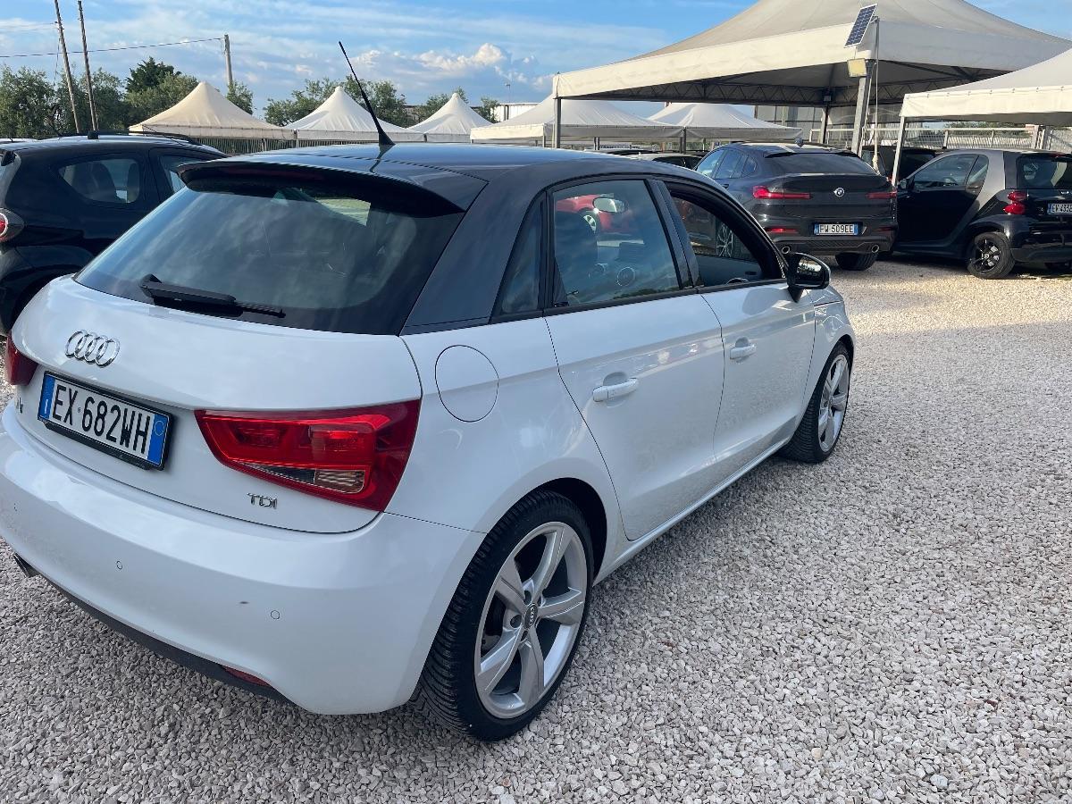 AUDI - A1 Sportback - 1.6 TDI S tronic S line edition plus