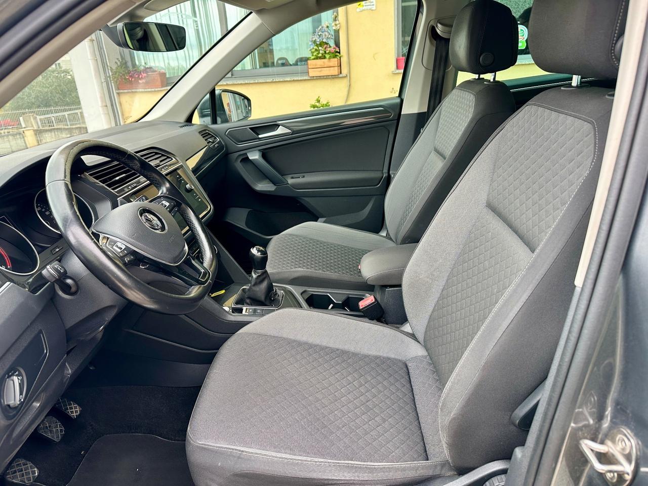 Volkswagen Tiguan 1.6 TDI R-LINE