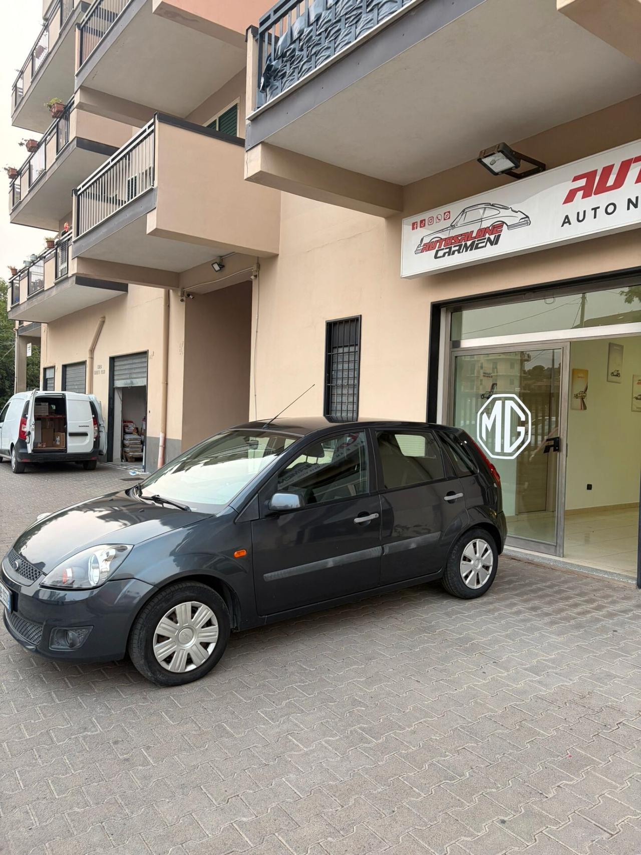 Ford Fiesta 1.2 16V 5p. Ghia