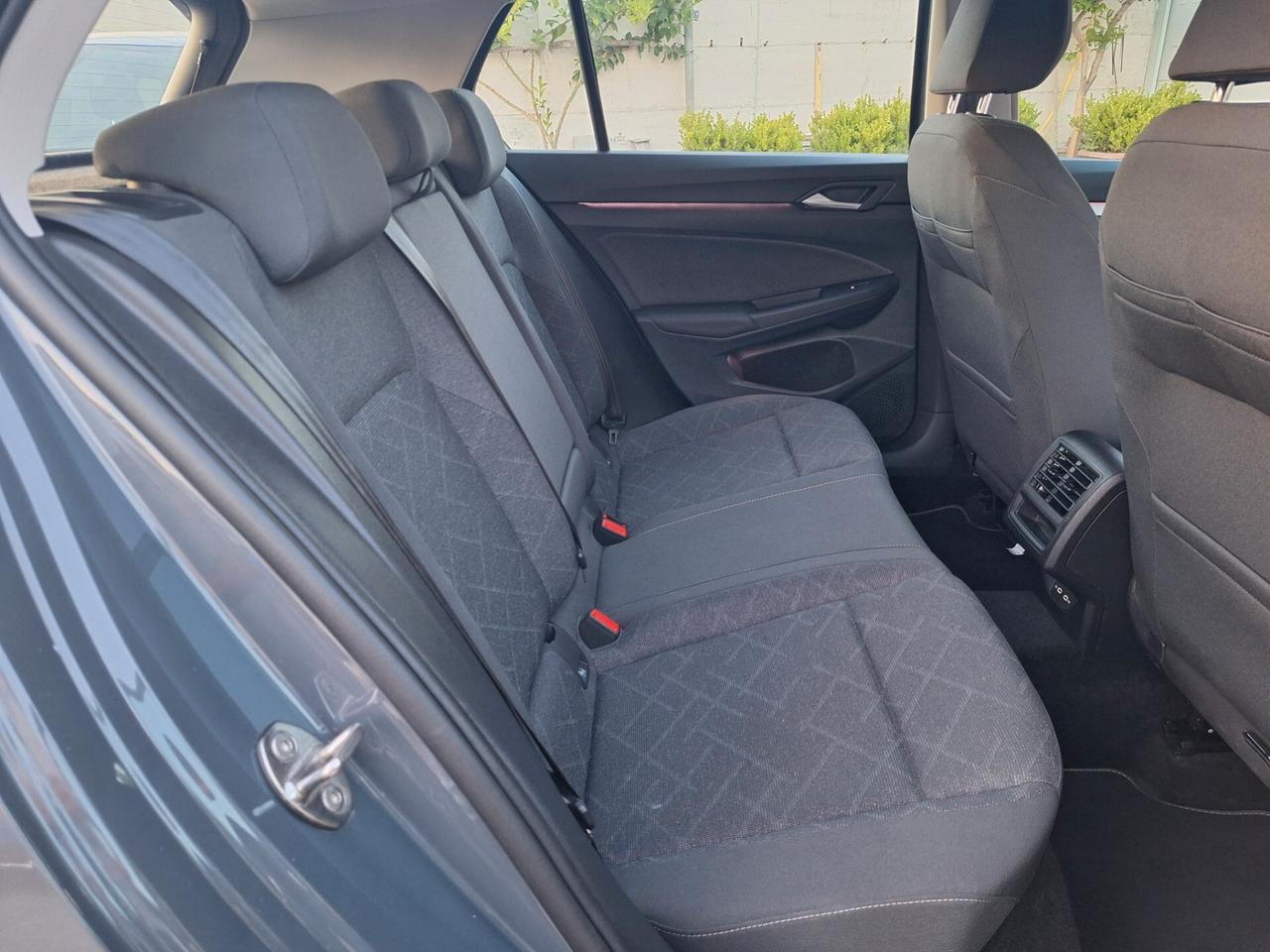 Volkswagen Golf 1.0 eTSI EVO DSG Life