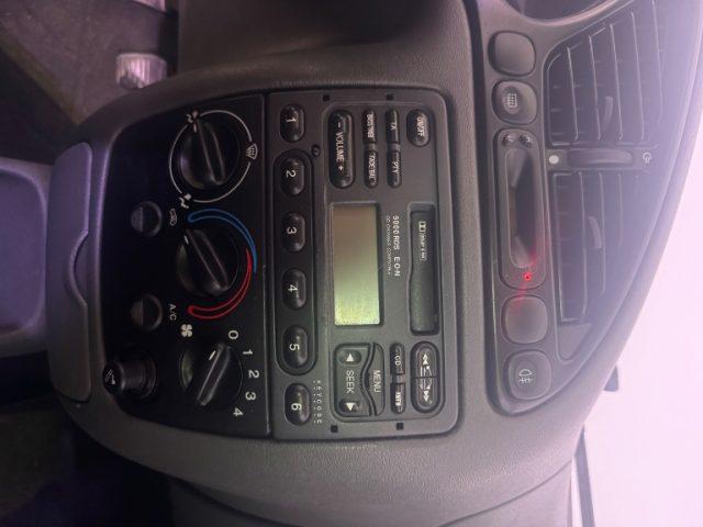 FORD Fiesta 1.2i 16V cat 5 porte Ghia