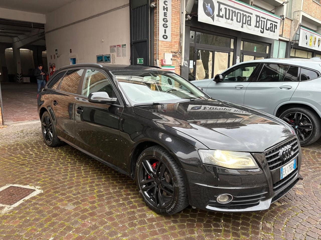 Audi A4 2.0 TDI S-LINE
