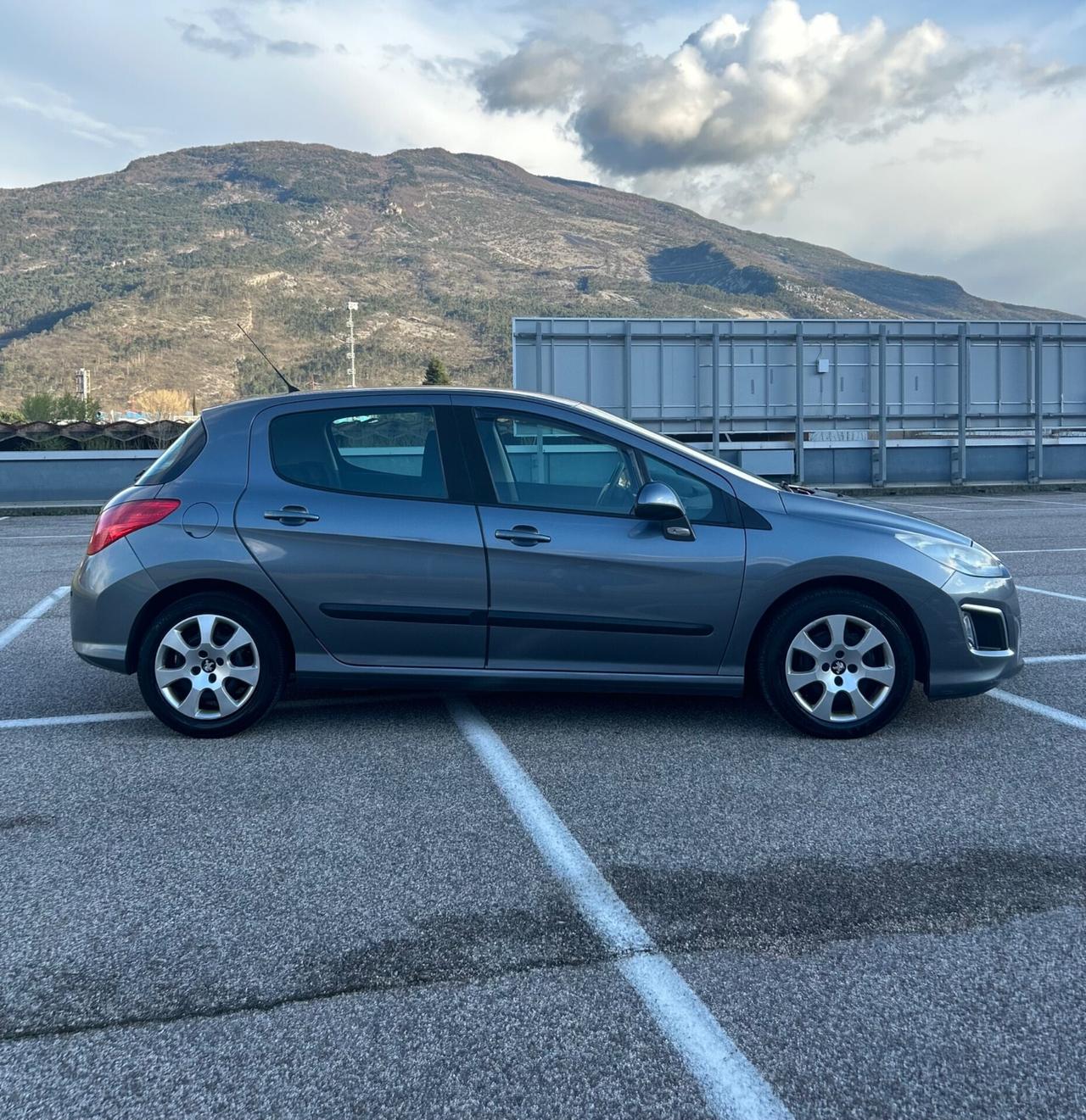 Peugeot 308 1.6 VTi 120CV 5p. Active Neopatentati