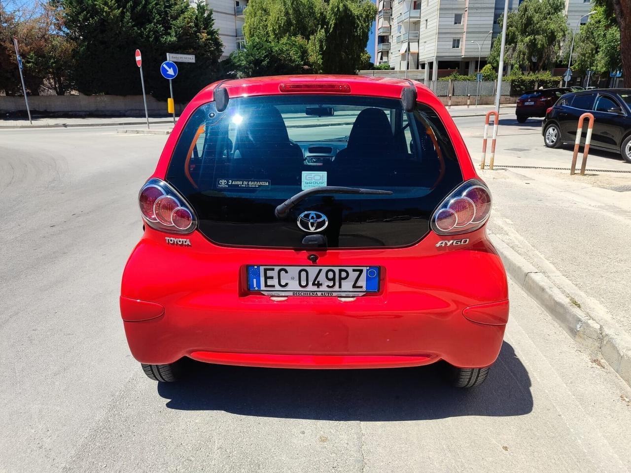 Toyota Aygo 1.0 BENZ 2010!!