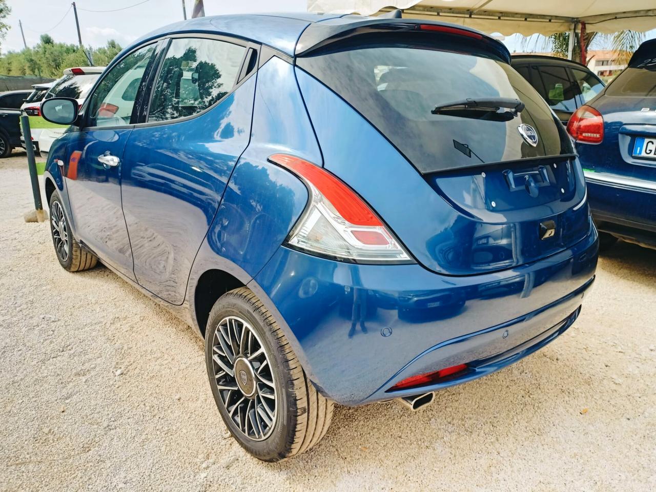 Lancia Ypsilon 1.0 FireFly 5 porte S&S Hybrid Ecochic Gold