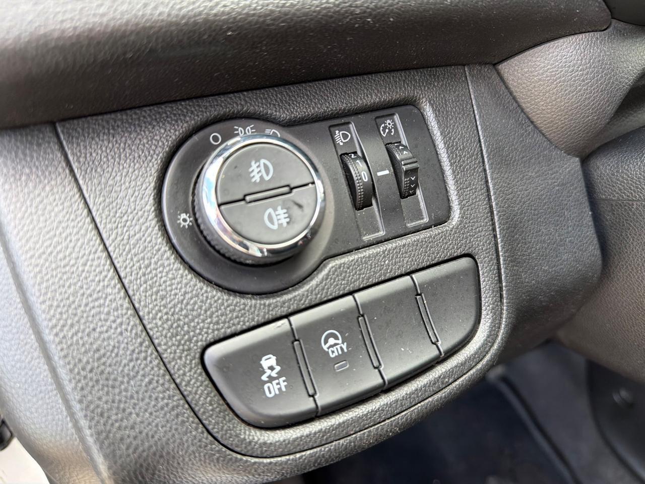 Opel Karl Rocks 1.0 75 CV