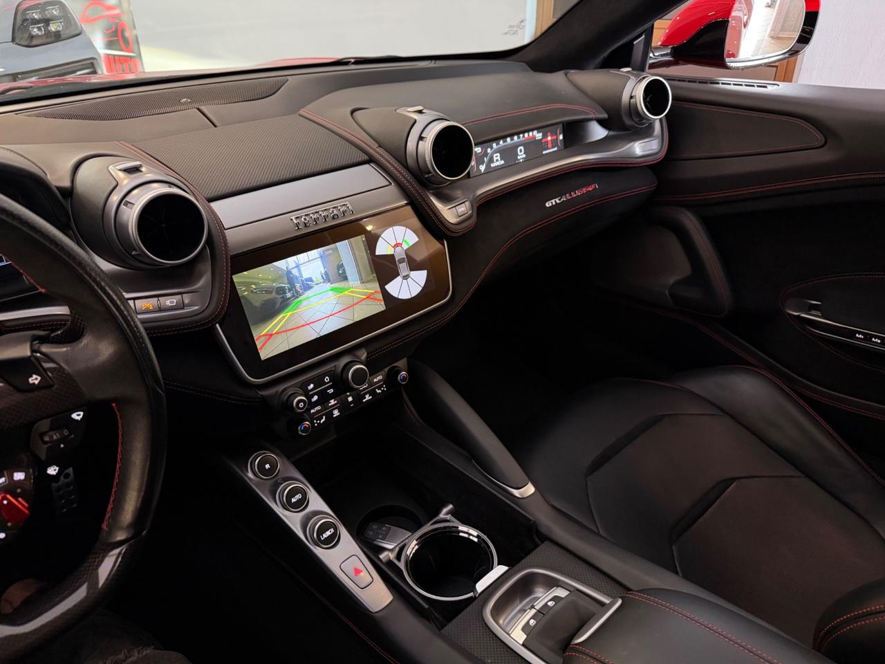 Ferrari GTC4Lusso T iva esposta