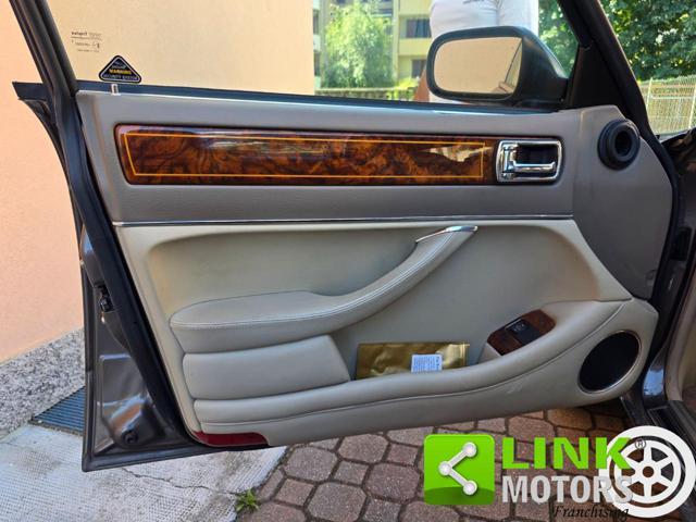 DAIMLER Six LWB 4.0L GUIDA A DESTRA