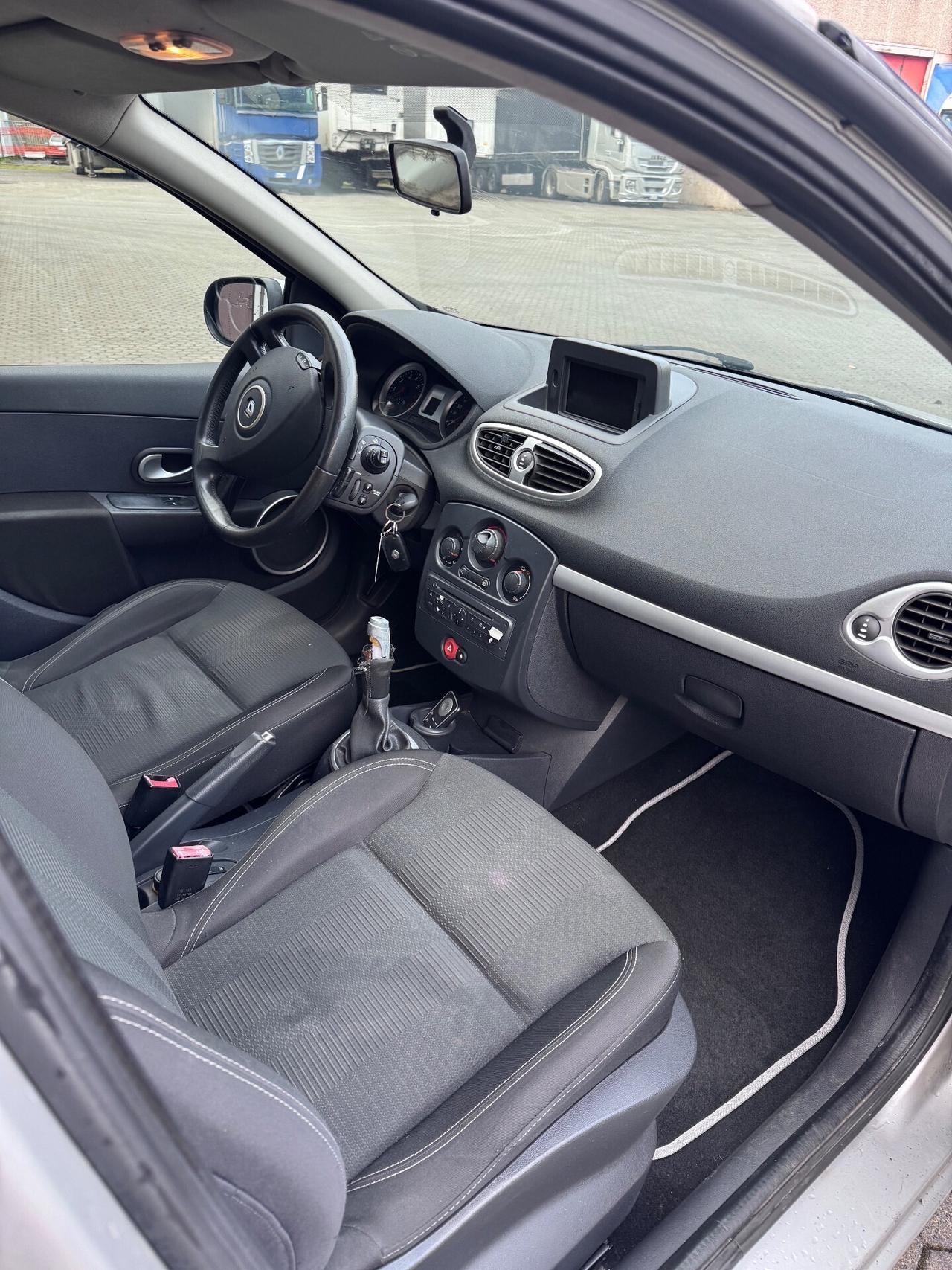 Renault Clio 1.2 16V 5 porte Dynamique