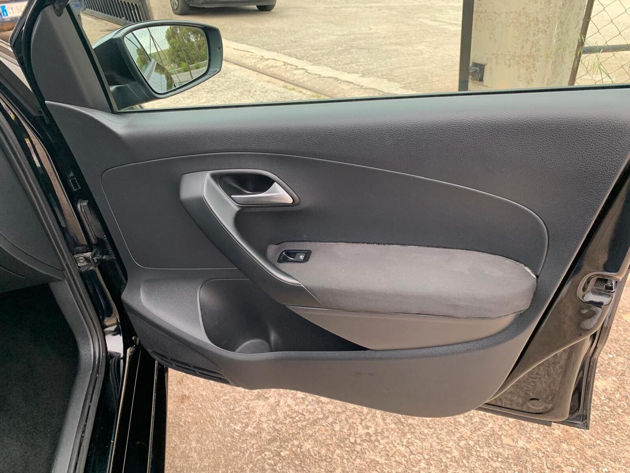 Volkswagen Polo 1.2 TDI Comfortline - 2014 Neopatentati