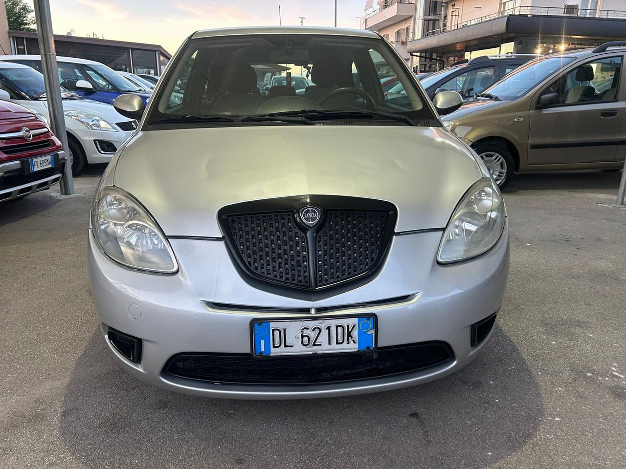 Lancia Ypsilon 1.3 MJT 75 CV Argento