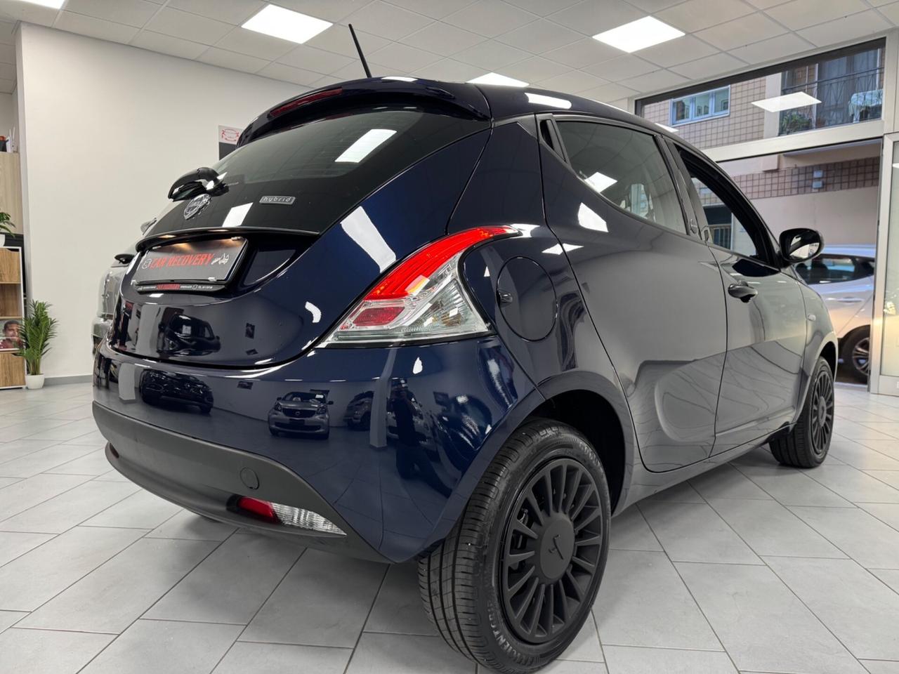 Lancia Ypsilon 1.0 FireFly 5 porte S&S Hybrid Ecoc