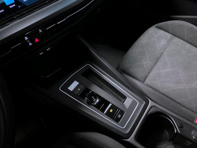 VOLKSWAGEN Golf 1.0 eTSI EVO DSG Life 110CV
