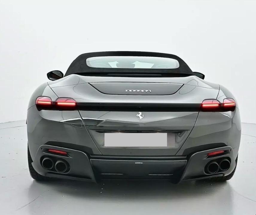 Ferrari Roma Spider