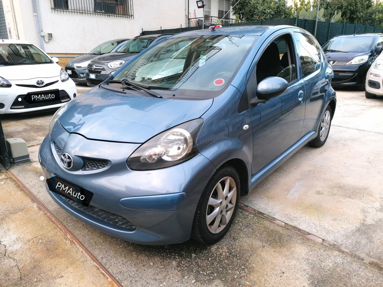 Toyota Aygo 1.0 12V VVT-i 5 porte Sol