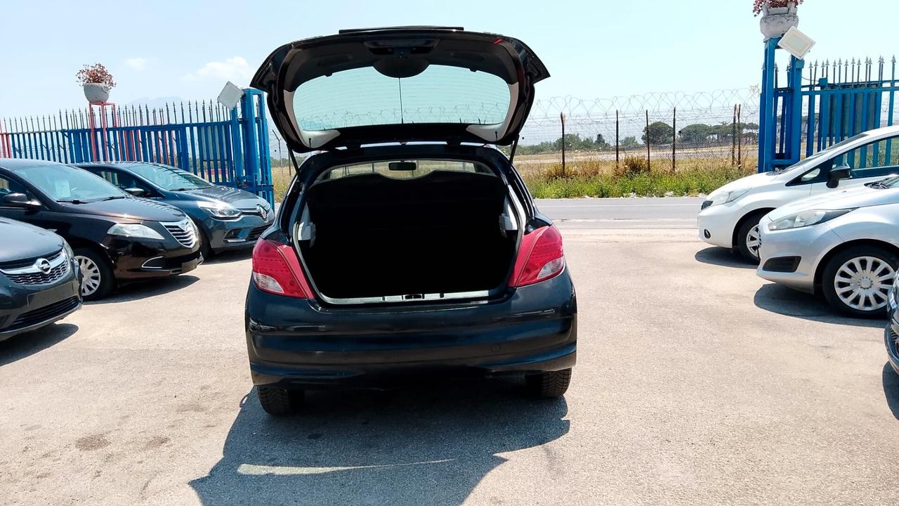 Lancia Ypsilon 1.4 benzina GPL neo patentati