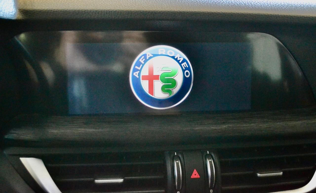 Alfa Romeo Stelvio 2.2 Turbodiesel 160 CV AT8 RWD Business