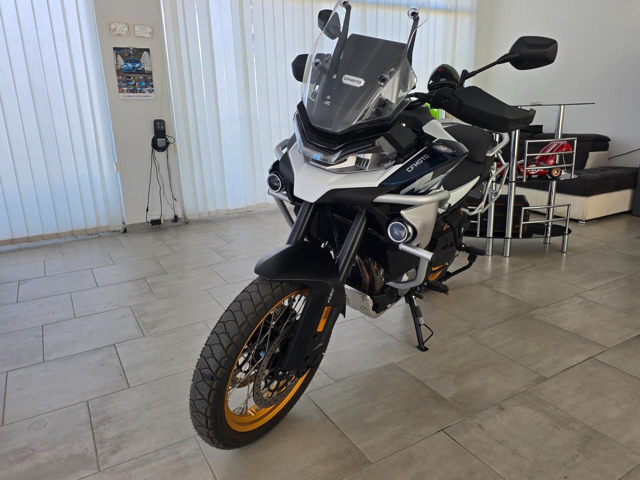 Cf Moto 800MT Explorer km0