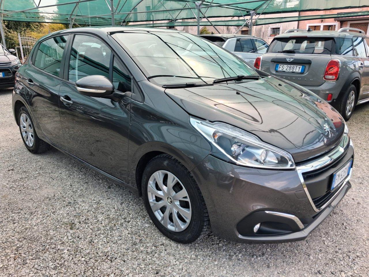 Peugeot 208 5 Porte 1.6 bluehdi Touch 75cv