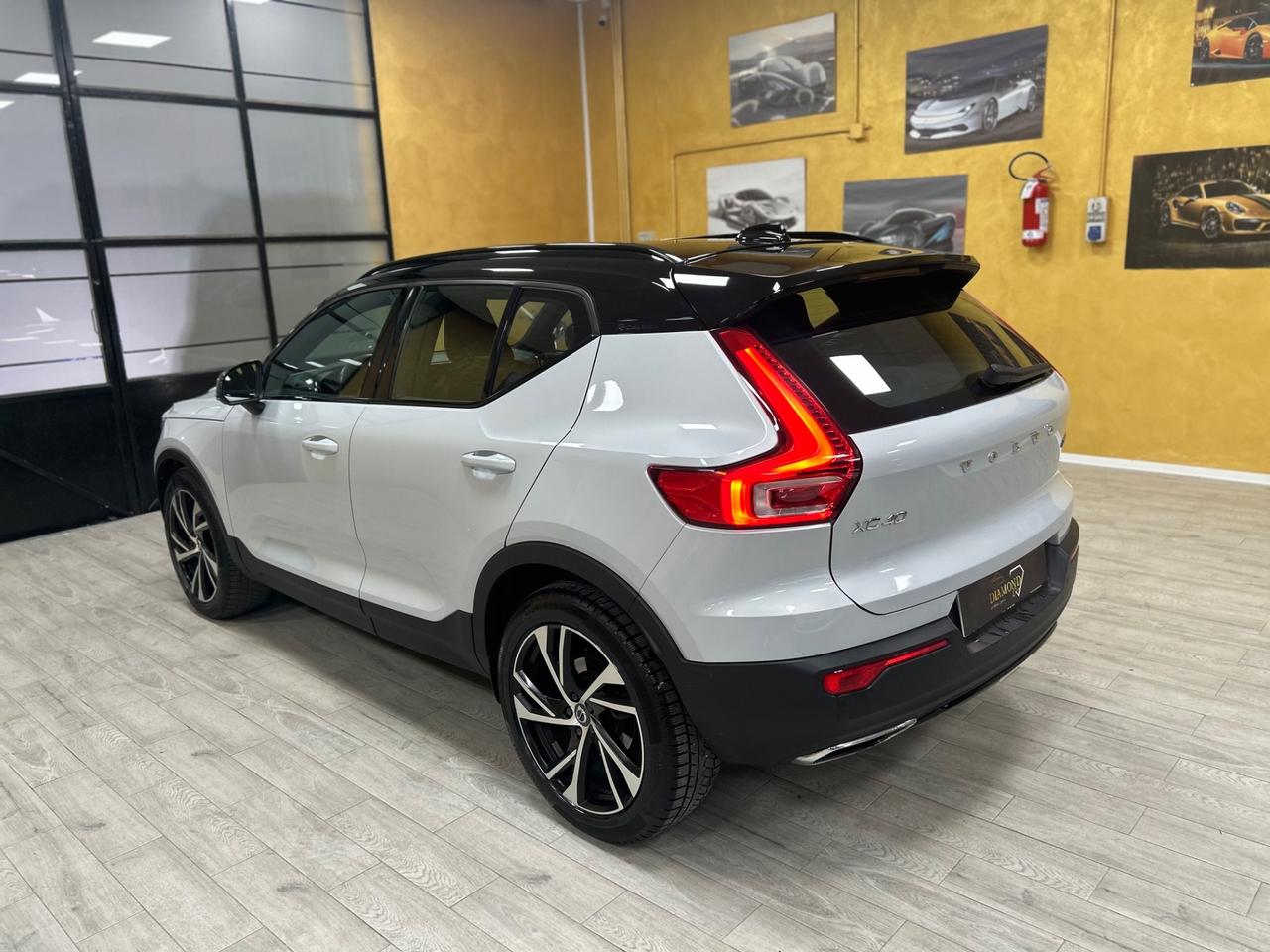 VOLVO XC40 2.0d R-design “AUT/NAVI/PELLE/RETRO”-2020