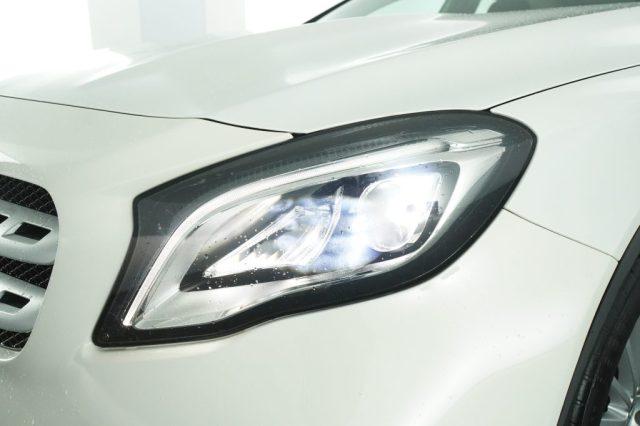 MERCEDES-BENZ CLA sse GLA GLA 200 d Automatic Business